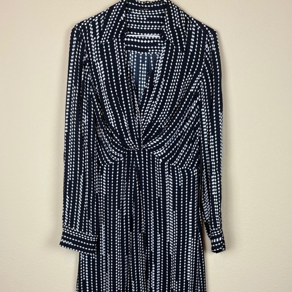 Ellie Tahari Black with White Accent Pattern Long Sleeve Dress; Size 8 - Picture 1 of 14